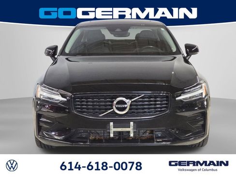 Used 2022 Volvo S60 B5 Momentum w/ Climate Package FWD image 3