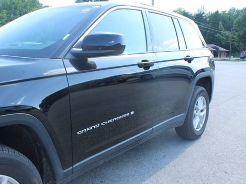 Used 2025 Jeep Grand Cherokee Laredo X AWD/4WD image 44