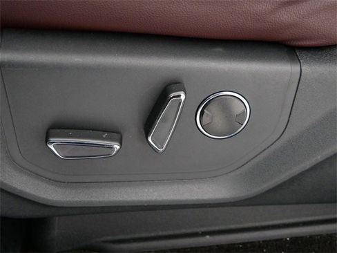 Used 2023 Ford Expedition Limited image 16