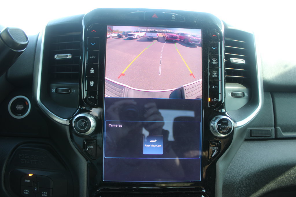 Used 2025 RAM 2500 Big Horn AWD/4WD image 40