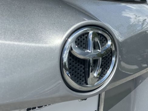 Used 2016 Toyota RAV4 XLE FWD image 10