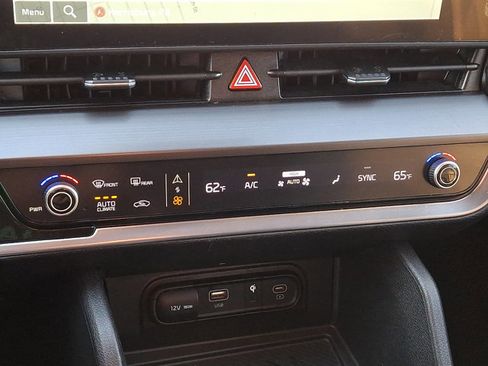 Used 2023 Kia Sportage EX image 15