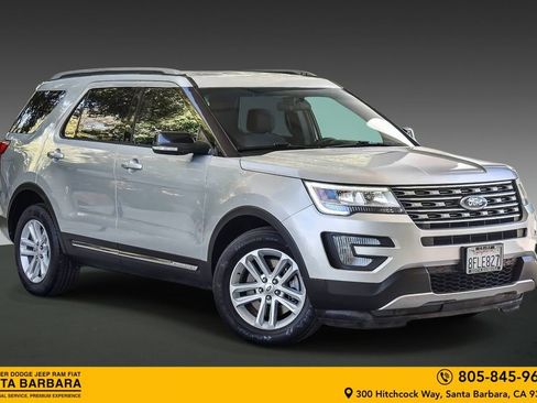 Used 2017 Ford Explorer XLT image 1