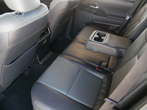 Used 2024 Lexus GX 550 w/ Cold Area Package AWD/4WD image 14