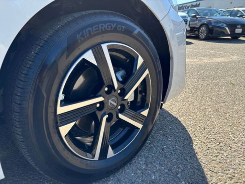 Used 2025 Nissan Sentra SV FWD image 29