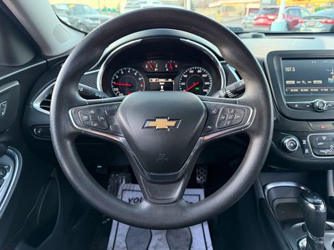 Used 2017 Chevrolet Malibu LT image 20