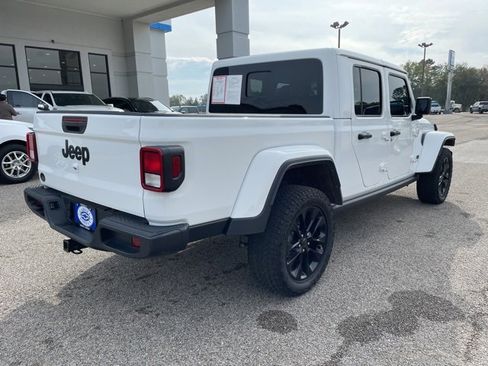 Used 2024 Jeep Gladiator Sport image 5