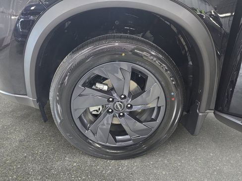 New 2026 Nissan Rogue SV FWD image 32