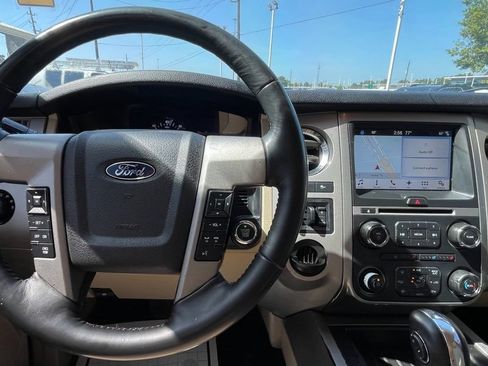 Used 2017 Ford Expedition Limited w/ Equipment Group 301A RWD image 15