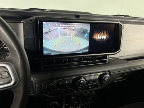 Certified 2024 Jeep Wrangler Sahara image 19