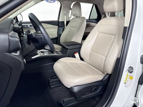 Used 2024 Ford Explorer XLT w/ Equipment Group 202A RWD image 15