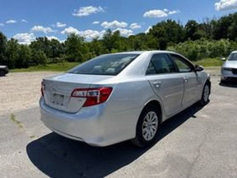Used 2012 Toyota Camry LE FWD image 5