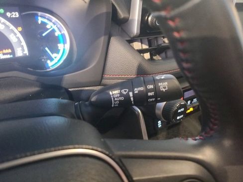Used 2023 Toyota RAV4 SE image 23