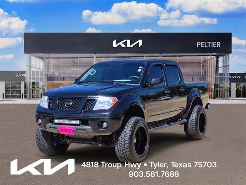 Used 2020 Nissan Frontier SV w/ Midnight Edition Floor Mats AWD/4WD image 3