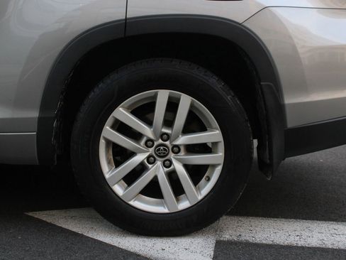 Used 2016 Toyota Highlander LE image 10