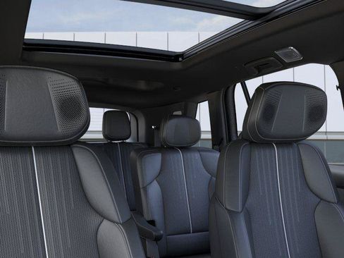 New 2027 Cadillac Vistiq Sport w/ LPO, Floor Liner Package AWD/4WD image 24