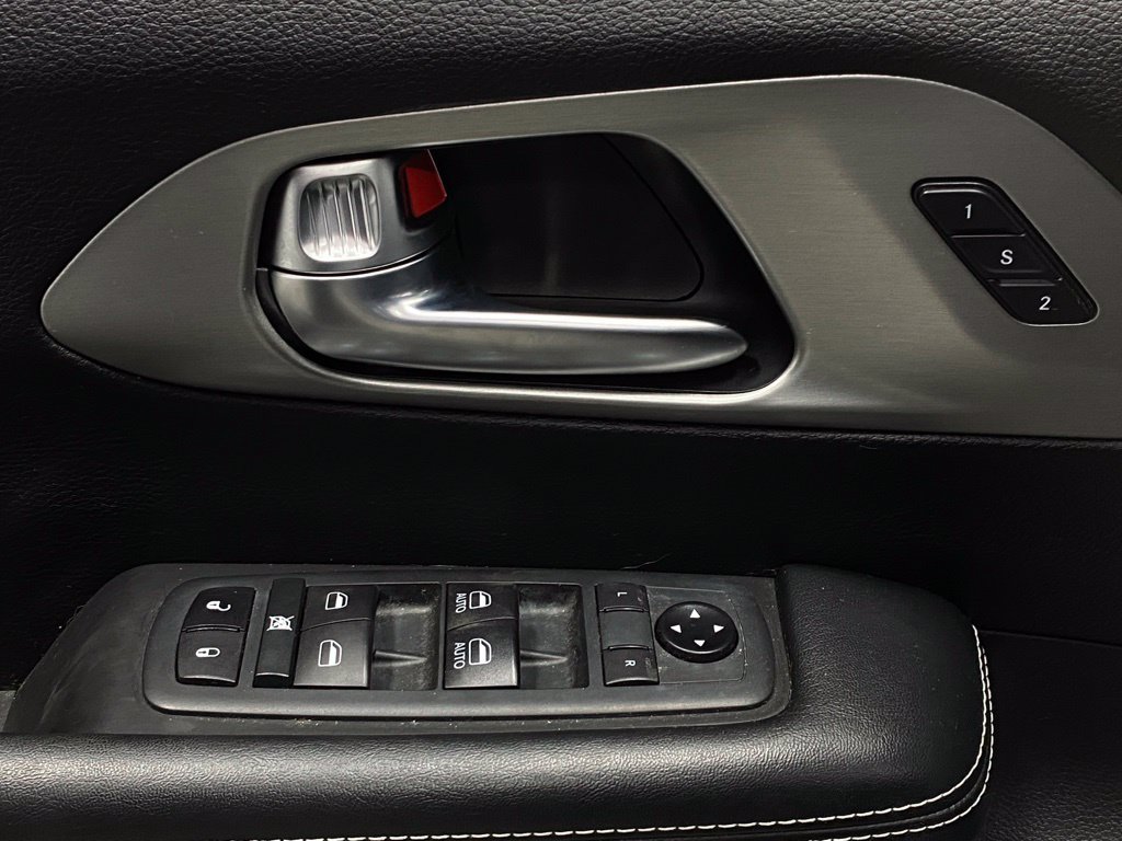 Used 2020 Chrysler Pacifica Touring-L AWD/4WD image 12