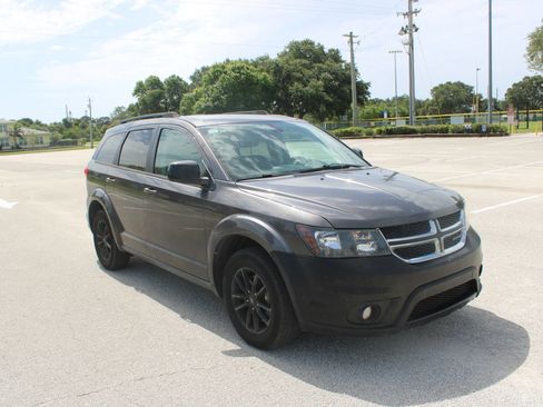 Used 2019 Dodge Journey SE w/ Connectivity Group FWD image 28