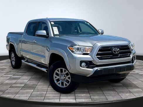 Used 2019 Toyota Tacoma SR5 AWD/4WD image 3