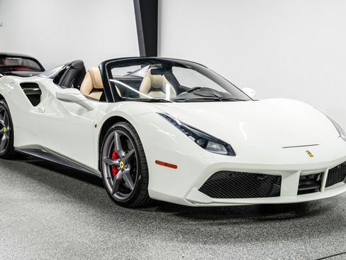 Used 2018 Ferrari 488 Spider image 3