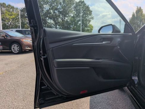 Used 2026 Toyota Camry SE FWD image 11