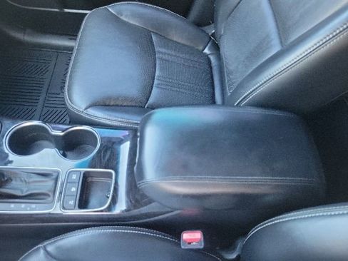 Used 2014 Kia Sorento SX w/ 3rd Row Package FWD image 21