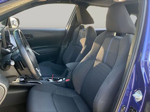 Used 2023 Toyota Corolla Cross AWD Hybrid w/ Moonroof Package image 8