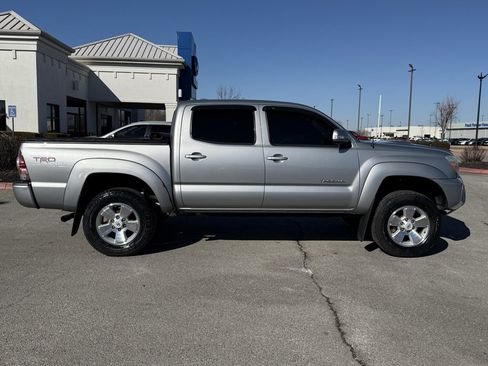 Used 2015 Toyota Tacoma PreRunner image 8