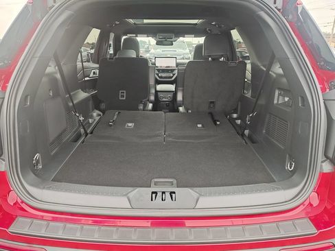 Used 2026 Ford Explorer ST-Line w/ ST-Line Street Pack AWD/4WD image 9