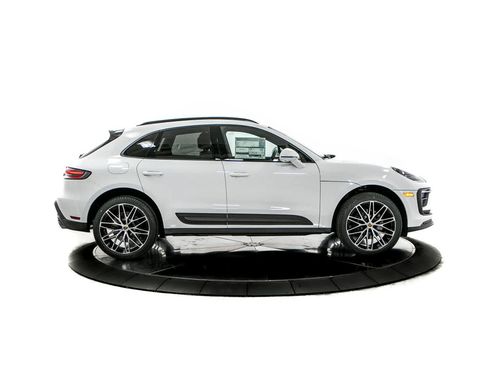 New 2026 Porsche Macan AWD/4WD image 8