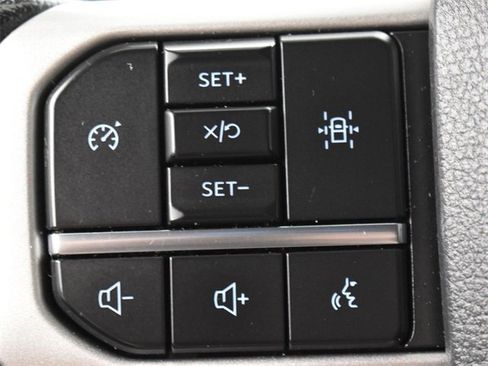 Used 2022 Ford Expedition XLT image 25