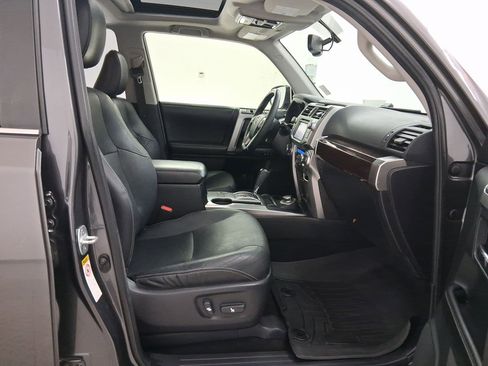 Used 2015 Toyota 4Runner Limited image 35