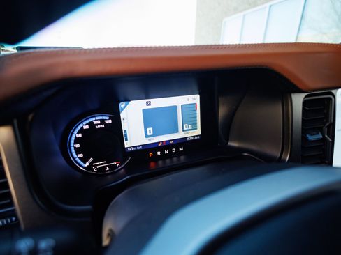 Used 2022 Ford Bronco Wildtrak image 47