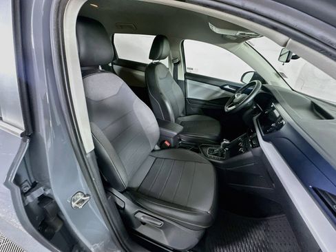 Used 2022 Volkswagen Taos SE FWD image 30