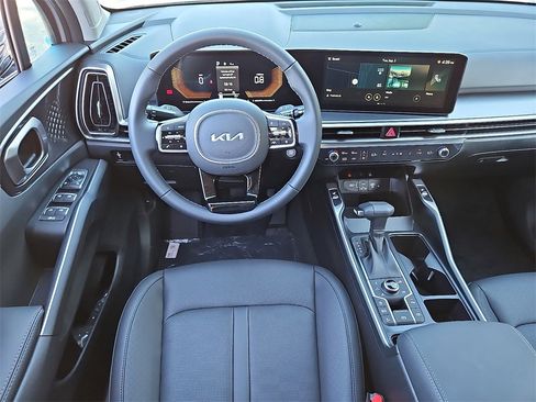 New 2025 Kia Sorento S image 10