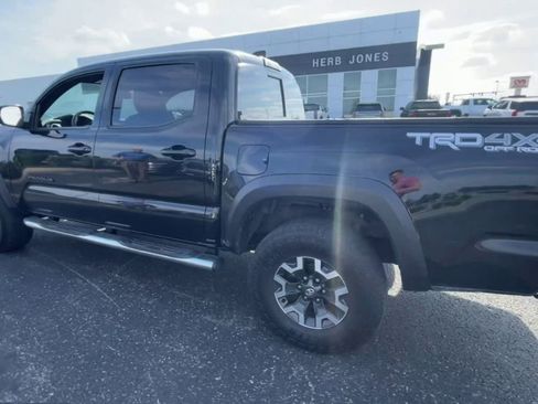 Used 2023 Toyota Tacoma TRD Off-Road w/ TRD Premium Off Road Package image 3