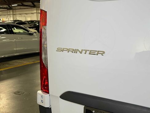 Used 2025 Mercedes-Benz Sprinter 2500 image 14