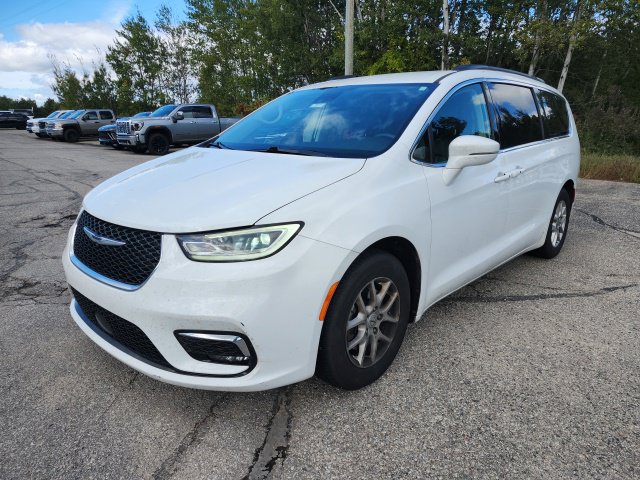 Used 2022 Chrysler Pacifica Touring-L FWD image 7