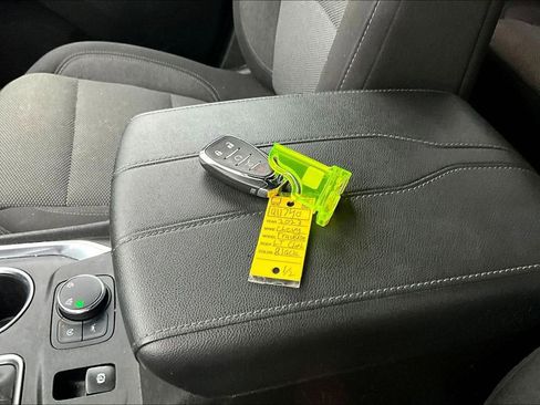 Certified 2023 Chevrolet Traverse LT w/ LPO, Floor Liner Package image 35