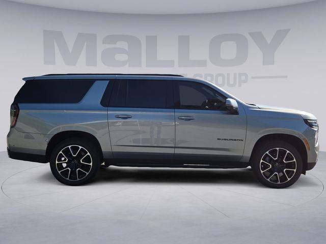 Used 2025 Chevrolet Suburban RST w/ RST Capability Package AWD/4WD image 6