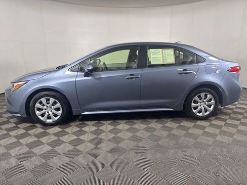 Used 2025 Toyota Corolla LE FWD image 7