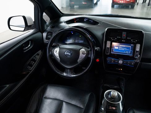 Used 2013 Nissan Leaf SL image 10