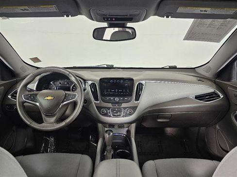 Used 2018 Chevrolet Malibu LT image 26