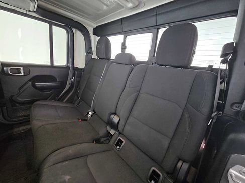 Used 2020 Jeep Gladiator Sport w/ Quick Order Package 24S image 17