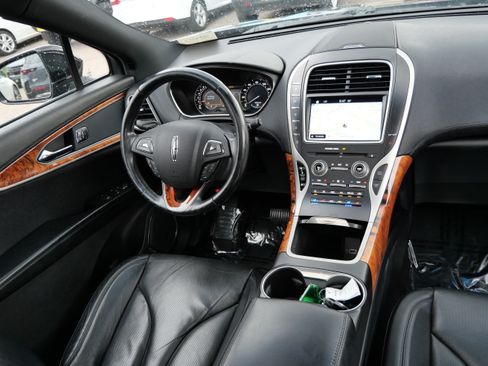 Used 2016 Lincoln MKX Reserve w/ Climate Package AWD/4WD image 9