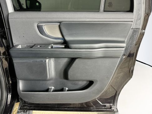 Used 2025 Ford Expedition Max Platinum image 33