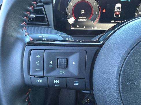 Certified 2025 Nissan Kicks SR image 20