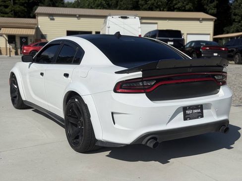 Used 2017 Dodge Charger R/T RWD image 5