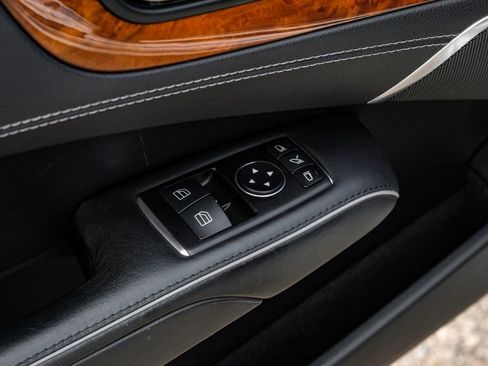 Used 2014 Mercedes-Benz SL 550 image 40