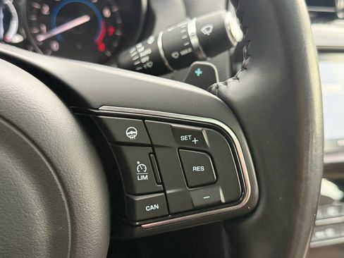 Used 2017 Jaguar XE Premium AWD/4WD image 17